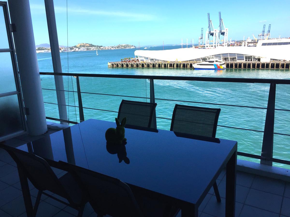 Princes Wharf Boutique Apartments Окленд Экстерьер фото