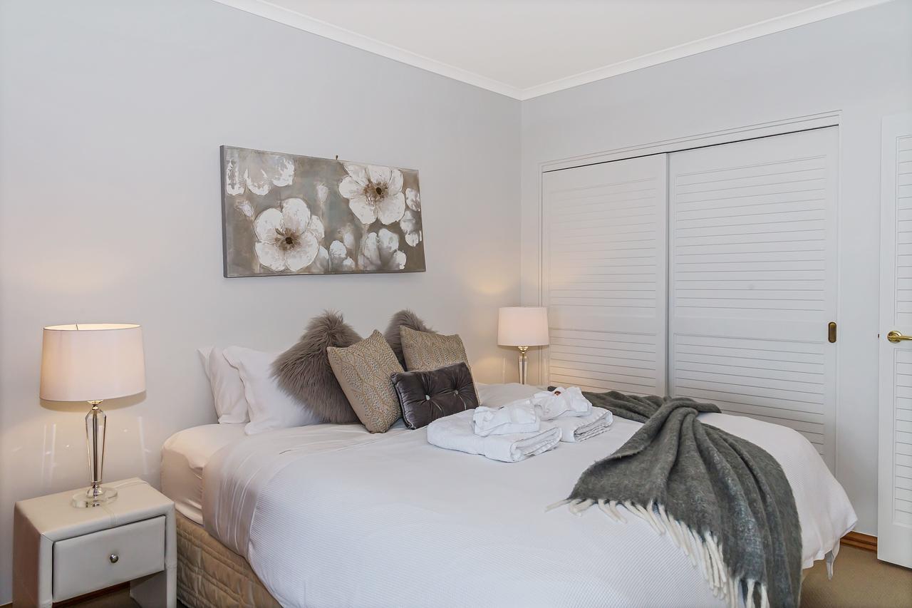 Princes Wharf Boutique Apartments Окленд Экстерьер фото