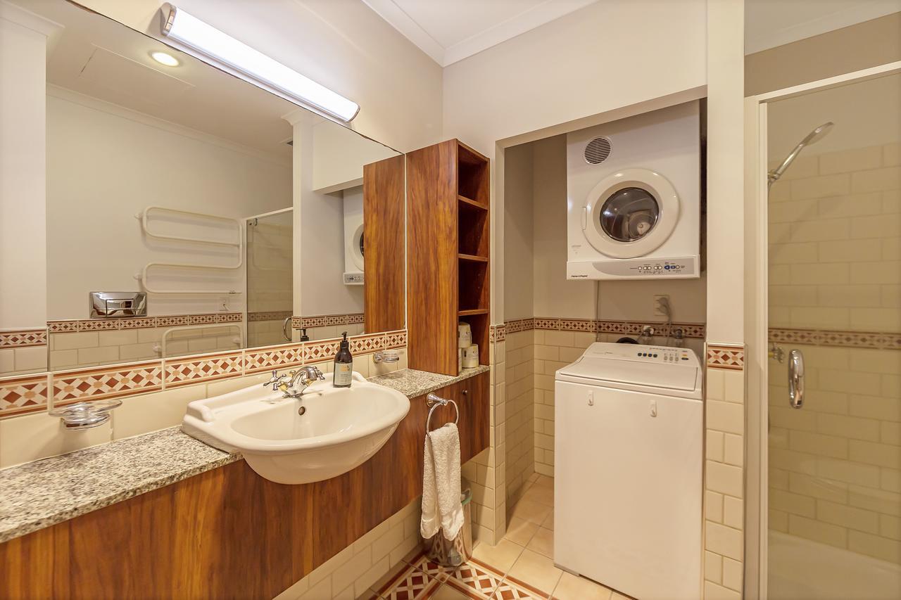 Princes Wharf Boutique Apartments Окленд Экстерьер фото